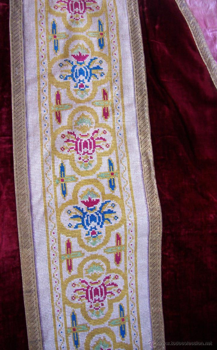 Antig&uuml;edades: CASULLA  TERCIOPELO ROJO Y PETIT POINT (completa) - Foto 7