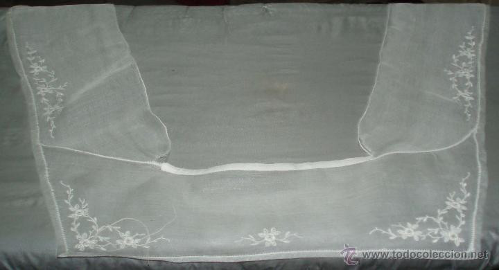 Antig&uuml;edades: cuello de gasa bordada - Foto 1