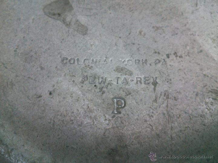 Antig&uuml;edades: ANTIGUO PLATO EN ALUMINIO TALLADO. - Foto 5