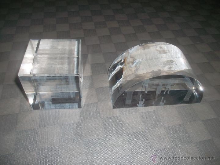 Antiques: lote de 2 piezas en metacrilato con hologramas