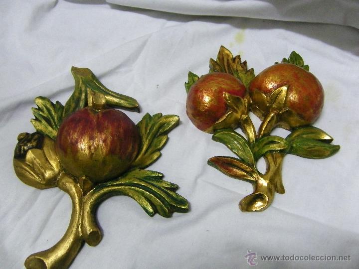 Antiques: PAREJA DE TALLAS ANTIGUAS PARA DECORACION