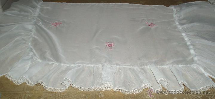 Antiques: cubierta de color blanco para almohada bordada