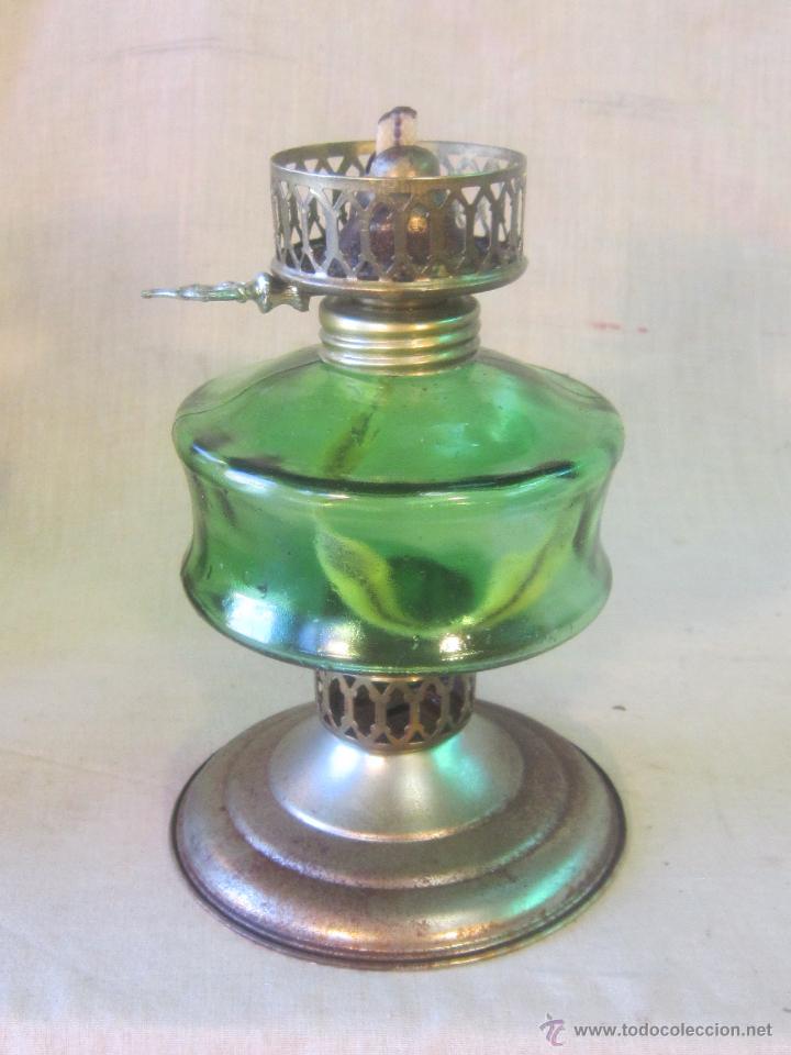 Antig&uuml;edades: QUINQUE EN METAL Y CRISTAL VERDE - Foto 1