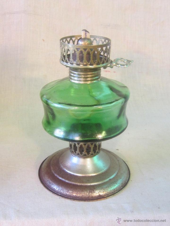 Antig&uuml;edades: QUINQUE EN METAL Y CRISTAL VERDE - Foto 2
