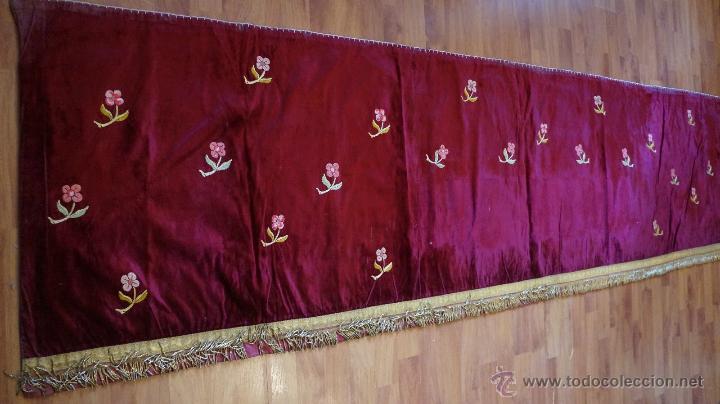 Antig&uuml;edades: FRONTAL TERCIOPELO ROJO BORDADO - Foto 2