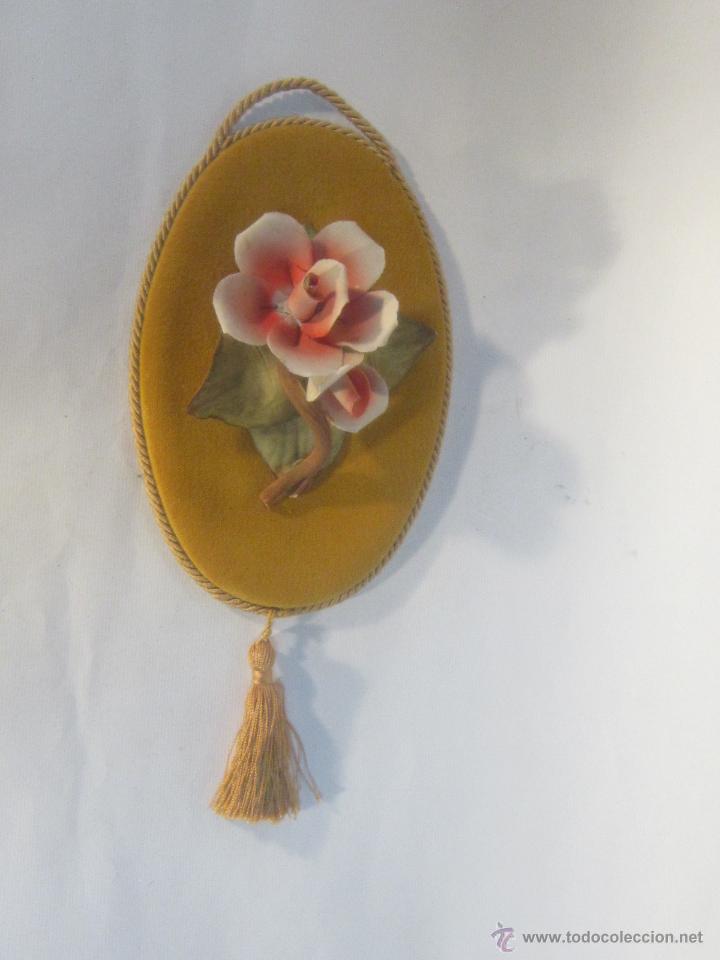 Antiques: ROSA EN RESINA