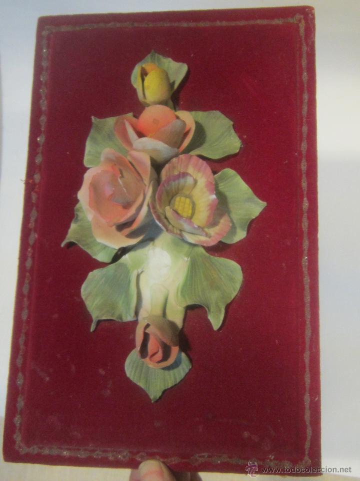 Antiques: ROSAS EN RESINA