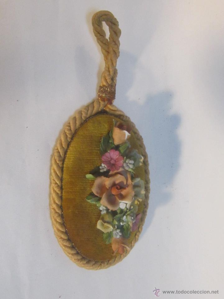 Antiques: ROSAS EN RESINA
