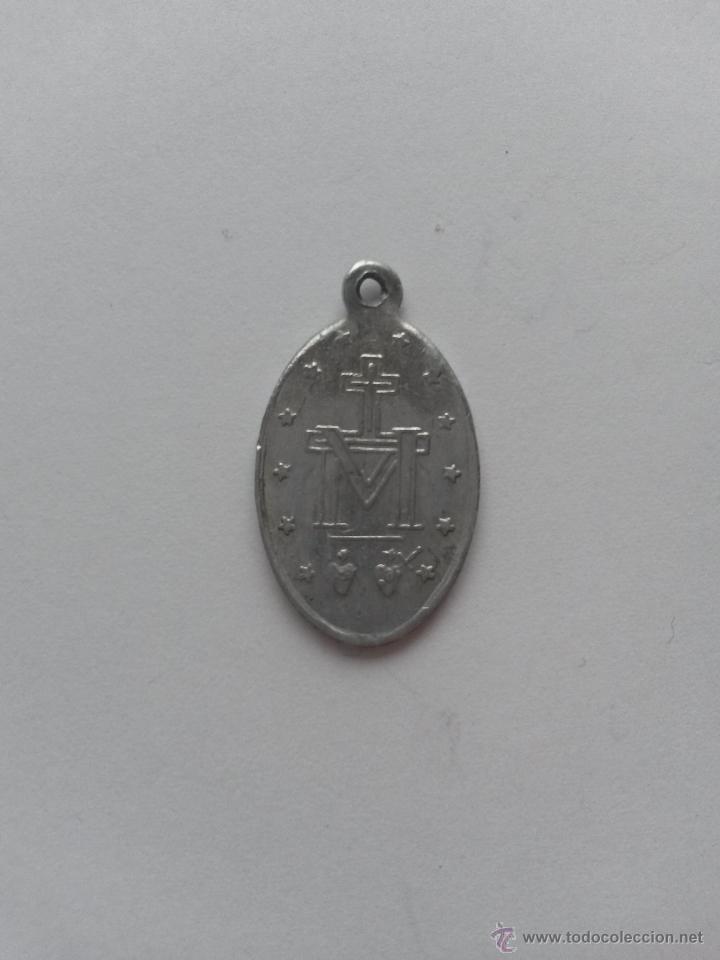 Antig&uuml;edades: Medalla virgen inmaculada de 2,5 x 1,5 cms - Foto 2