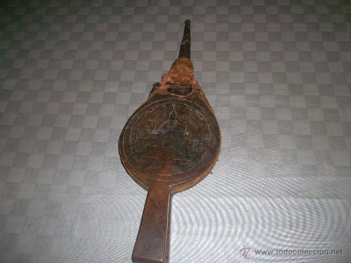 Antig&uuml;edades: bonito fuelle de bronce y madera trabajada - Foto 1