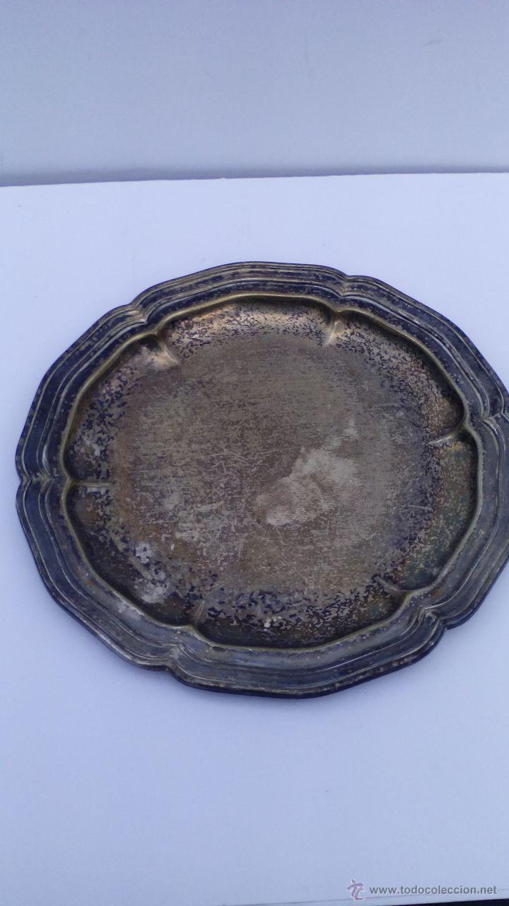 Antig&uuml;edades: PLATO DE METAL PLATEADO - Foto 1