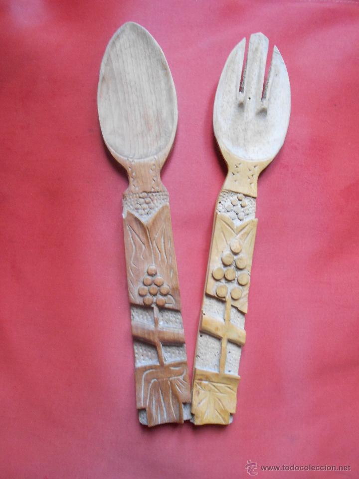 Antig&uuml;edades: CUCHARA Y TENEDOR de madera - Foto 1