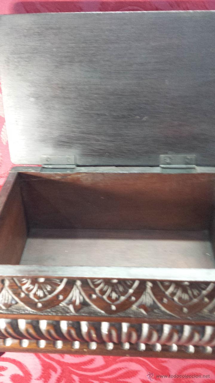 Antig&uuml;edades: COFRE TALLA MADERA - Foto 3