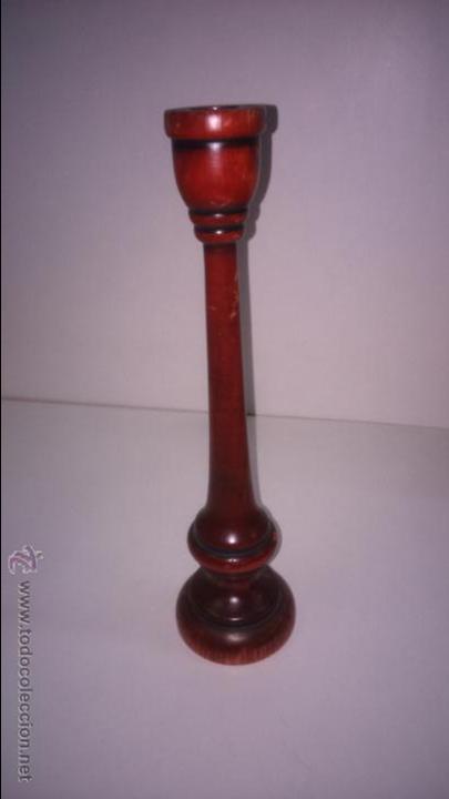 Antig&uuml;edades: JUEGO DE CANDELABROS. MADERA - Foto 4