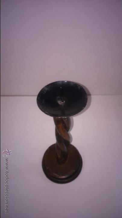 Antig&uuml;edades: CANDELABRO DE MADERA - Foto 2