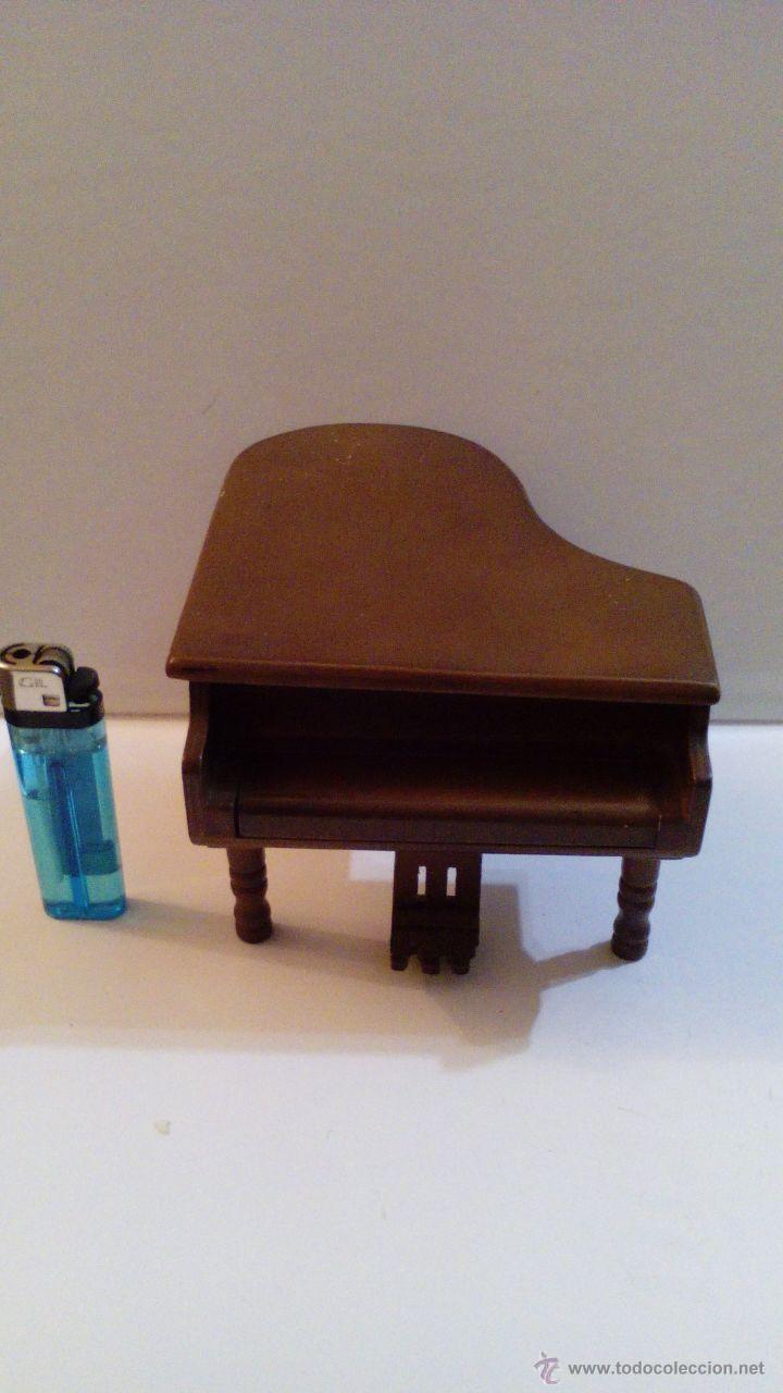 Antig&uuml;edades: PIANO MUSICAL DE CUERDA PEQUE&Ntilde;O