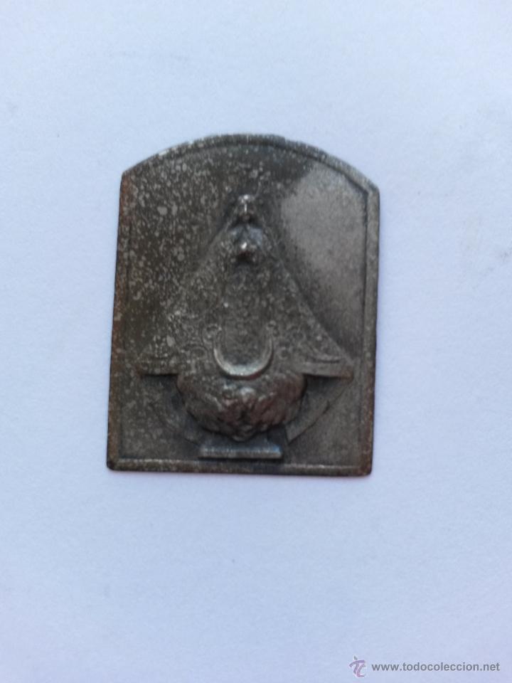 Antig&uuml;edades: Virgen antigua, chapa de 3 x 2,3 cms - Foto 1