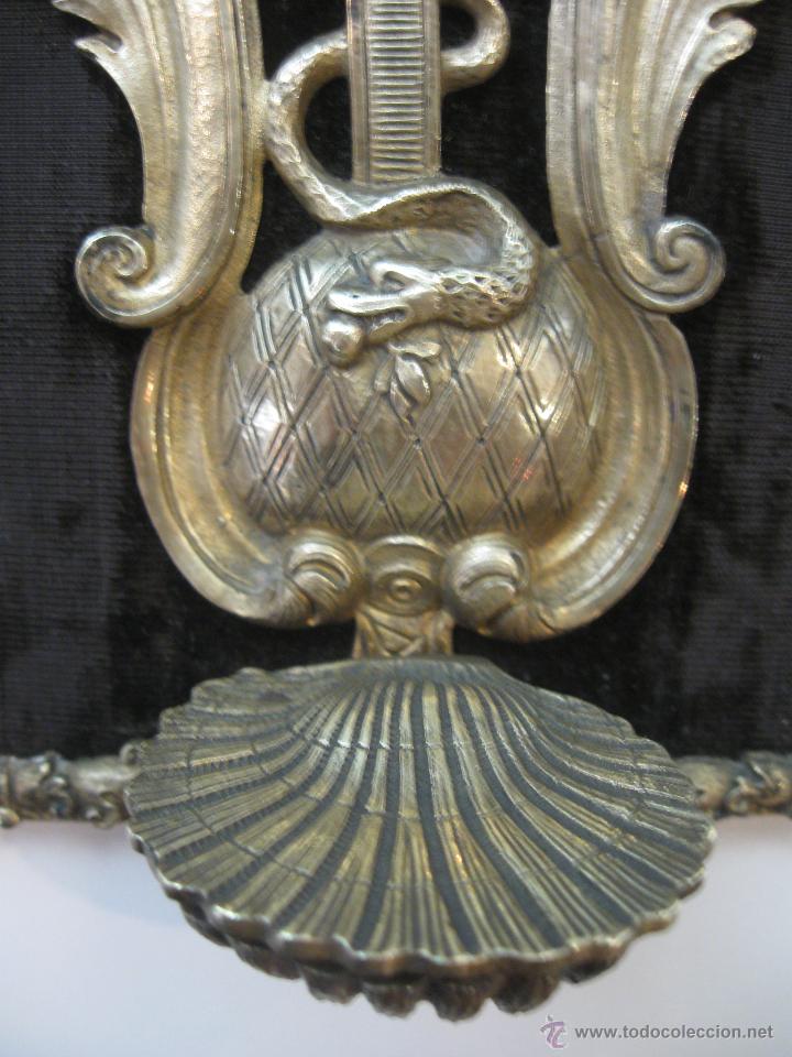 Antig&uuml;edades: Benditera en bronce - Foto 3