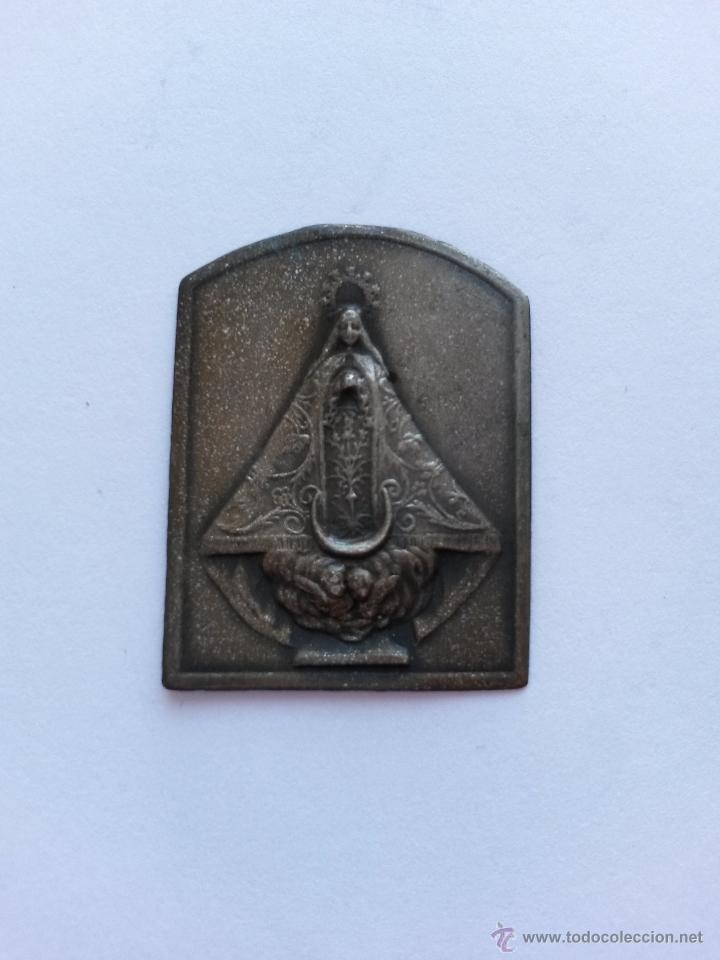 Antig&uuml;edades: Virgen antigua, chapa de 3 x 2,3 cms - Foto 1