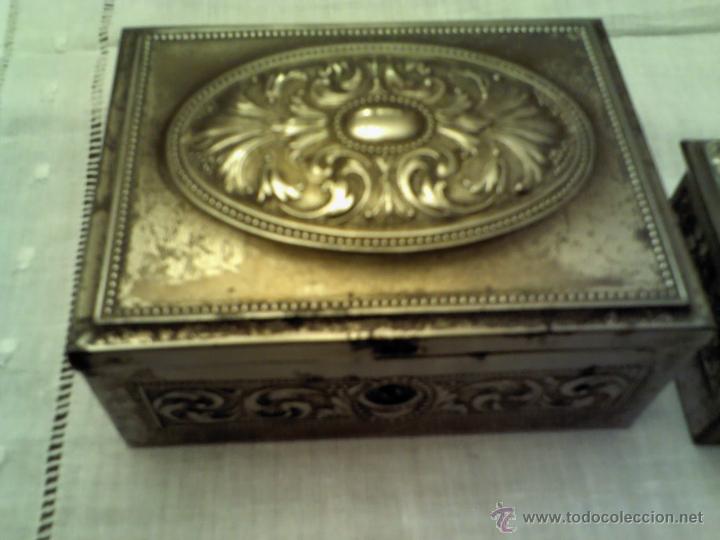 Antig&uuml;edades: LOTE DE DOS CAJAS MET&Aacute;LICAS - Foto 2