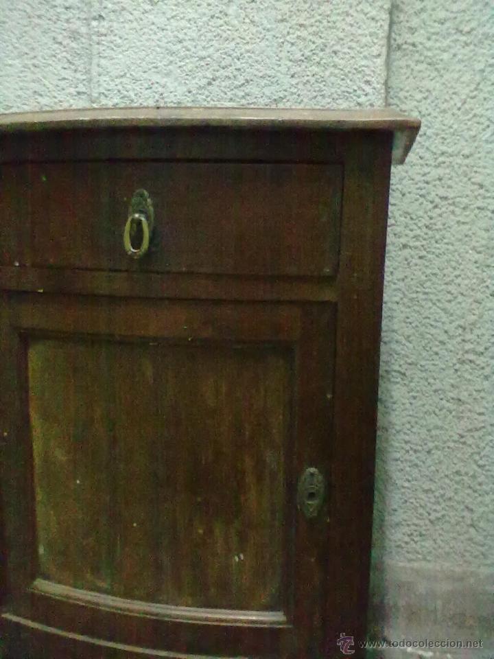 Antig&uuml;edades: MESILLA NOCHE CAOBA PARA RESTAURAR - Foto 2
