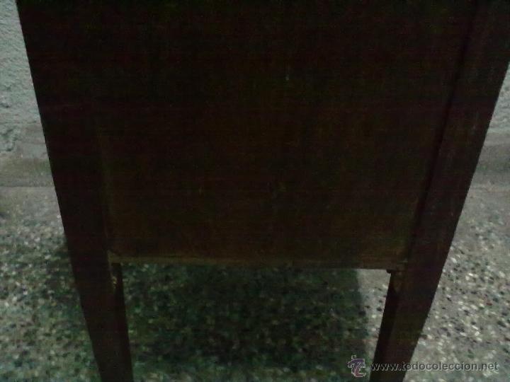Antig&uuml;edades: MESILLA NOCHE CAOBA PARA RESTAURAR - Foto 8