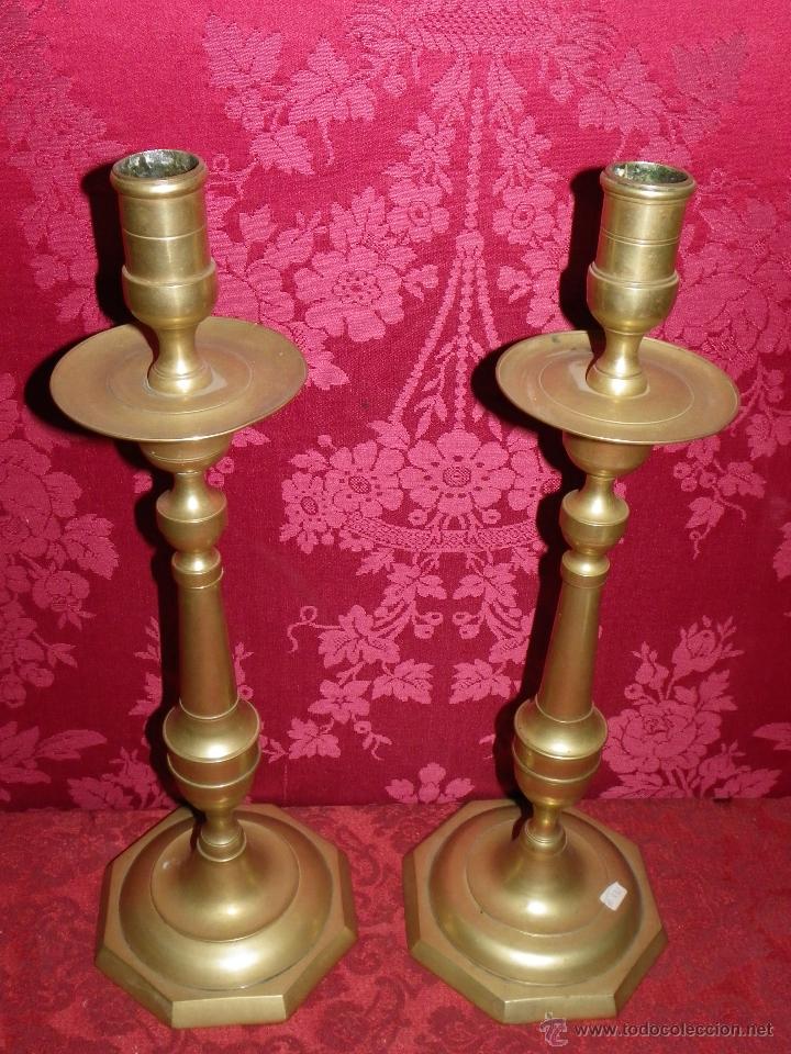 Antig&uuml;edades: Pareja de candeleros bronce s-XIX - Foto 2