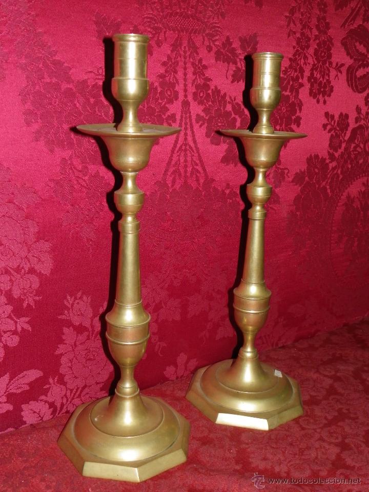 Antig&uuml;edades: Pareja de candeleros bronce s-XIX - Foto 4