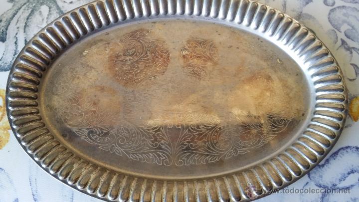 Antig&uuml;edades: antigua bandeja de alpaca, - Foto 1