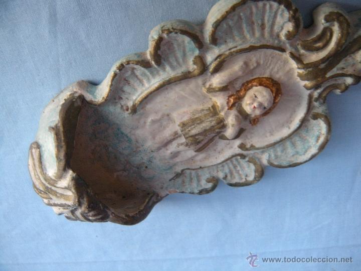 Antig&uuml;edades: ANTIGUA BENDITERA DE BARRO POLICROMADO - Foto 2