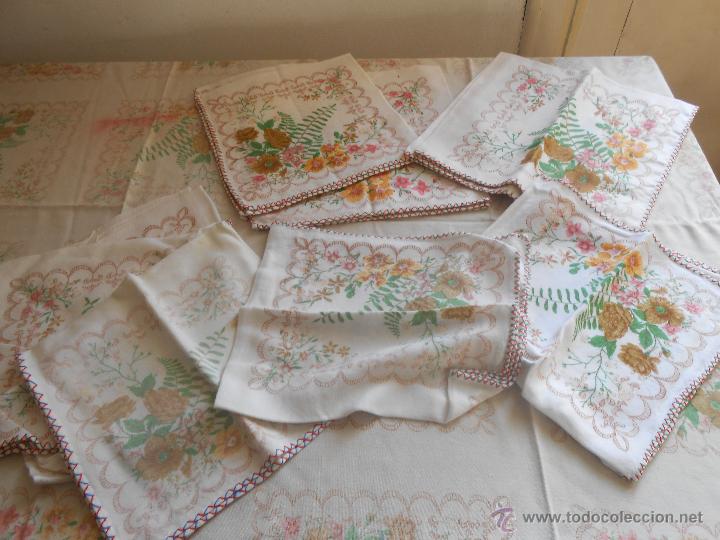 Antig&uuml;edades: MANTEL Estampado y 8 SERVILLETAS - Foto 1