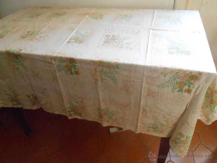 Antig&uuml;edades: MANTEL Estampado y 8 SERVILLETAS - Foto 2