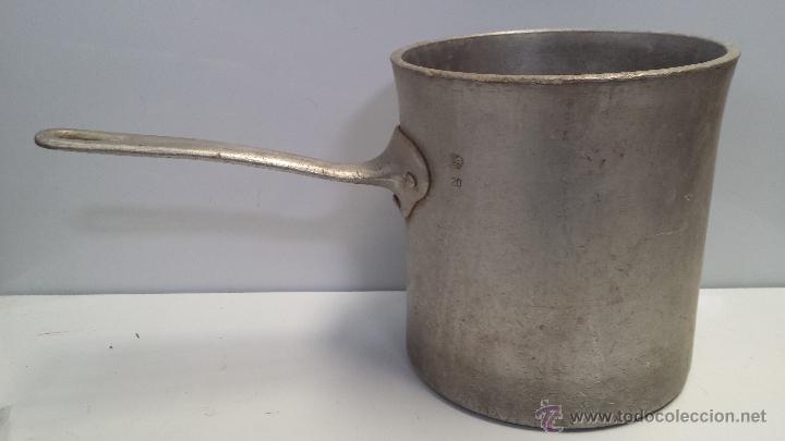 Antiques: ANTIGUO CAZO DE ALUMINIO GRAN GROSOR - DI&Aacute;METRO 20 CM. Y ALTO 22 CM. - PESA 1,8 KGR.