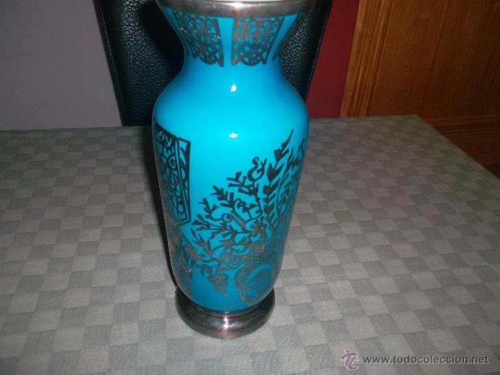 Antig&uuml;edades: preciosa florrero de opalina y plata - Foto 2