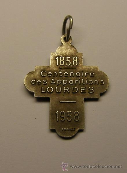 Antig&uuml;edades: Medalla religiosa de Lourdes, en forma cruciforme. - Foto 2