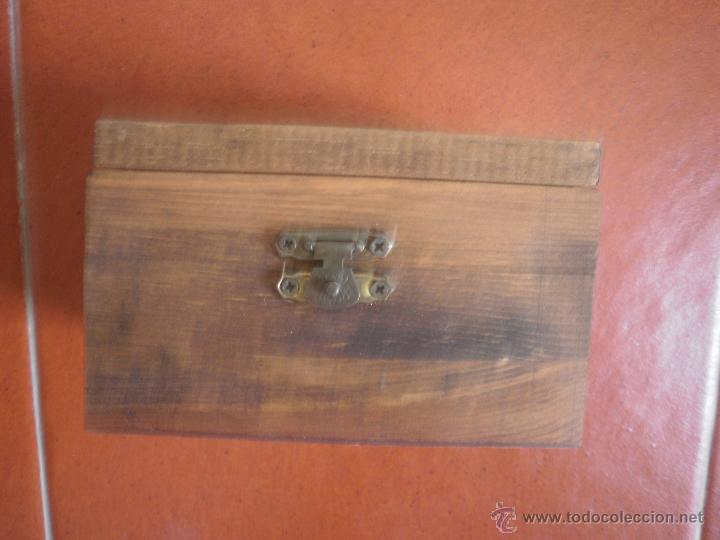 Antig&uuml;edades: Cajita con azulejo. - Foto 2