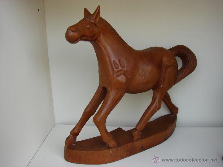 Antig&uuml;edades: FIGURA DE CABALLO EN TALLA DE MADERA - Foto 3