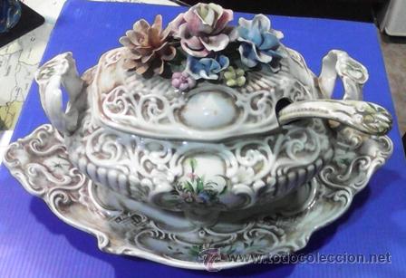 Antig&uuml;edades: Sopera Capodimonte, con bandeja y cuchar&oacute;n. - Foto 1