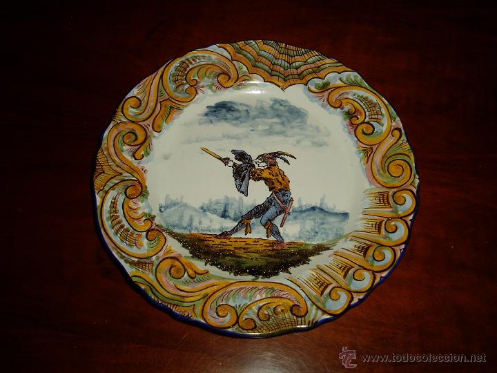 Antig&uuml;edades: Plato de Loza El Espadach&iacute;n - Foto 1