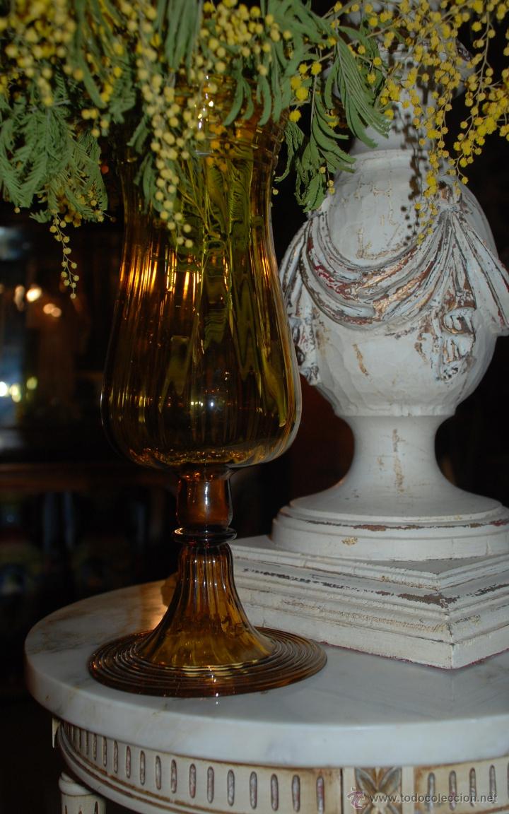Antig&uuml;edades: PRECIOSA COPA FLORERO DE CRISTAL &Aacute;MBAR - Foto 2