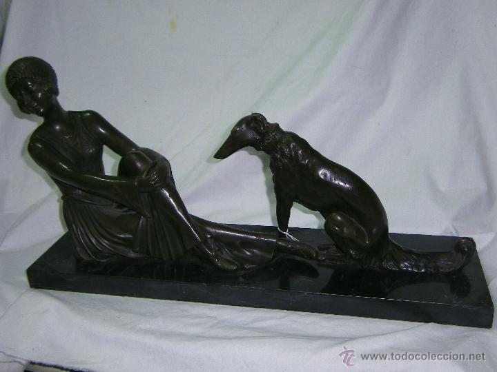 Antig&uuml;edades: BRONCE DE DAMA CON PERRO - Foto 8
