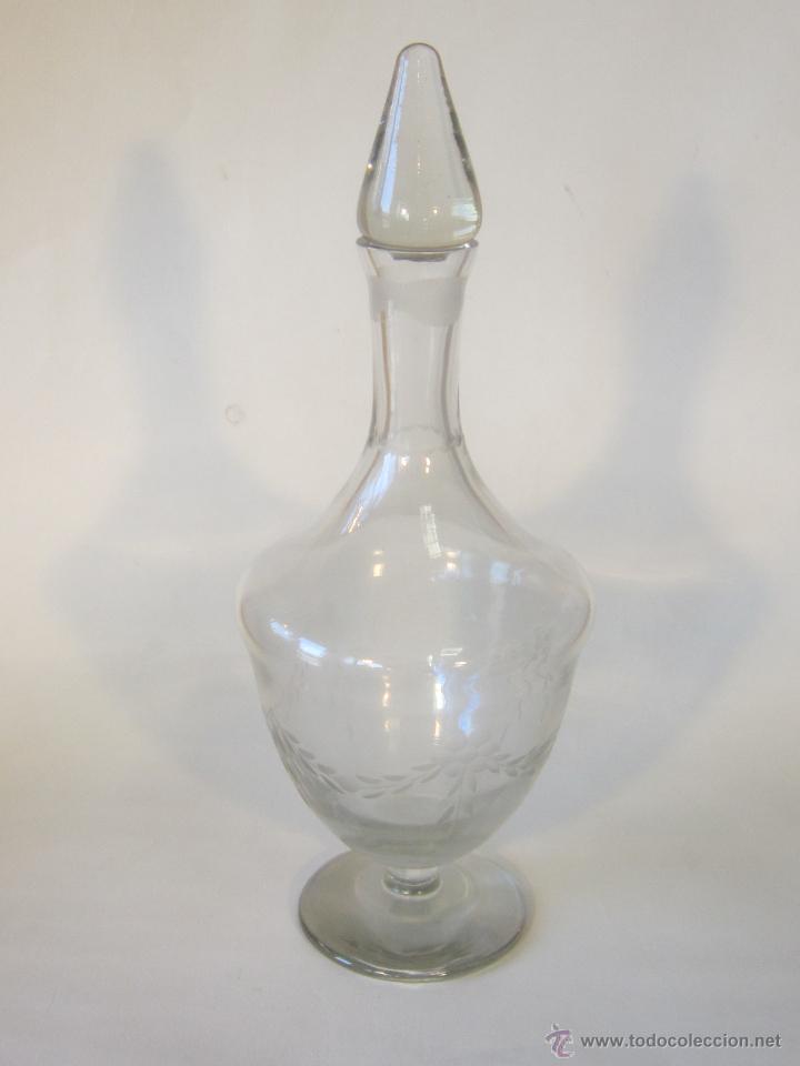 Antig&uuml;edades: BOTELLA LICORERA EN CRISTAL TALLADO - Foto 1