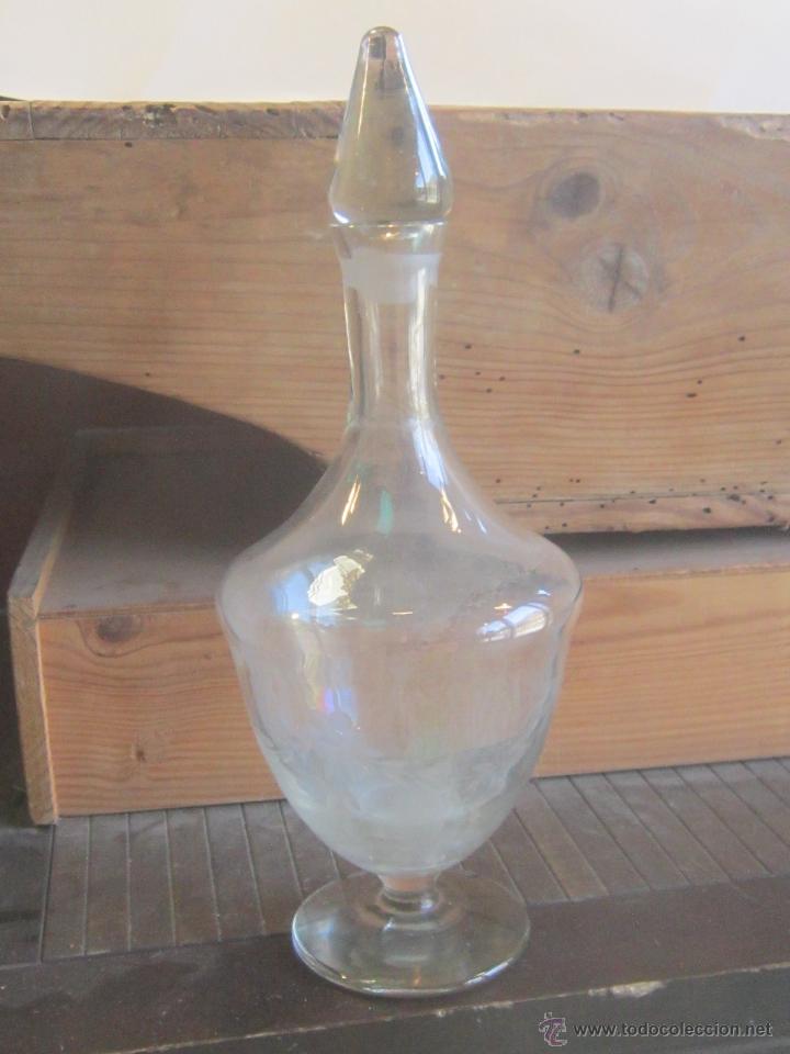 Antig&uuml;edades: BOTELLA LICORERA EN CRISTAL TALLADO - Foto 2