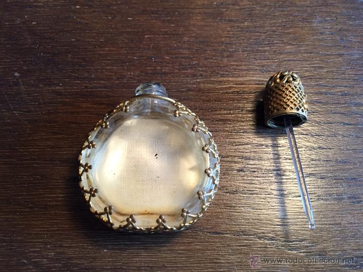 Antig&uuml;edades: PRECIOSA BOTELLA DE PERFUME ANTIGUA. - Foto 2