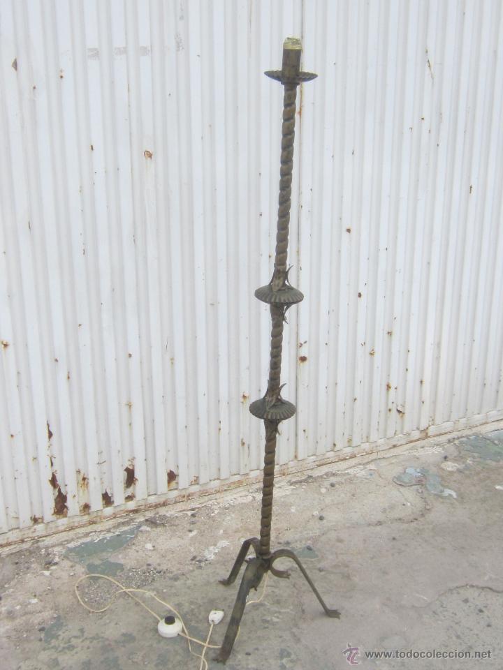 Antig&uuml;edades: LAMPARA DE PIE ANTIGUA EN METAL - Foto 1