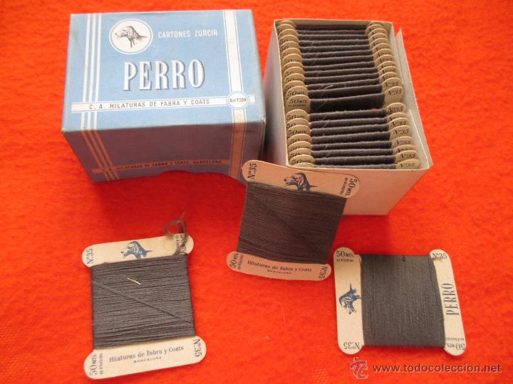 Antiquit&eacute;s: CAJA DE HILATURAS FABRA Y COATS PERRO CON 24 CARTONES HILO ZURCIR N&ordm; 35, 50 METROS POR CART&Oacute;N + INFO
