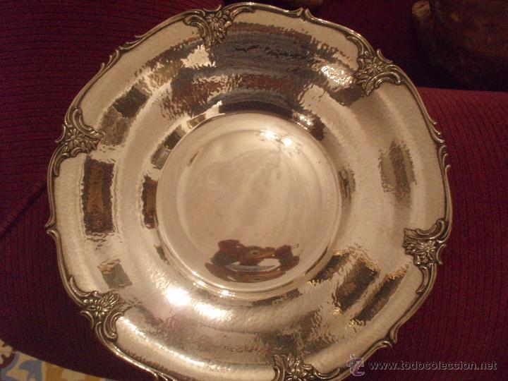 Antig&uuml;edades: BANEJA CIRCULAR EN PLATA DE LEY - Foto 1