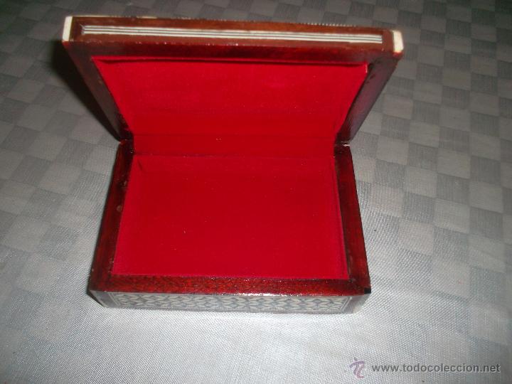 Antig&uuml;edades: bonita caja de madre perla - Foto 2