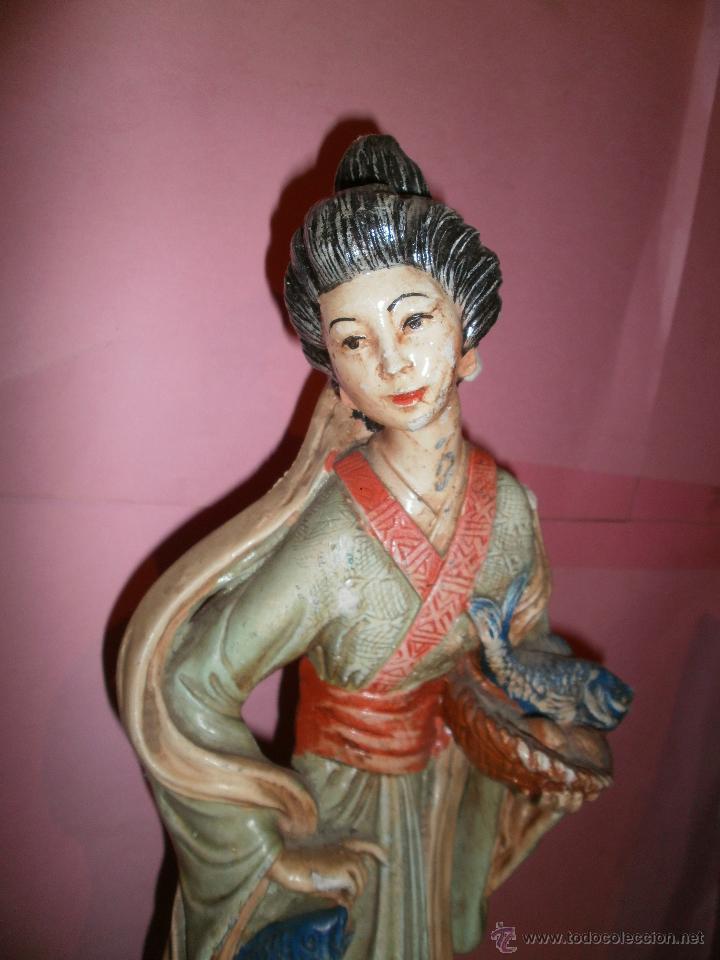 Antig&uuml;edades: FIGURA S-XIX DE MUJER JAPONESA - Foto 2