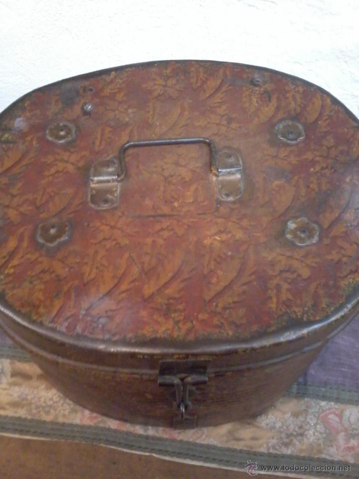 Antig&uuml;edades: SOMBRERERA EN CHAPA INGLESA S. XIX - Foto 2